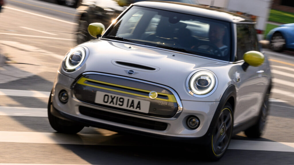 150 000 voitures électriques rappelées par Mini car leur batterie prend l’eau 1 150 000 voitures electriques rappelees par mini car leur batterie prend leau
