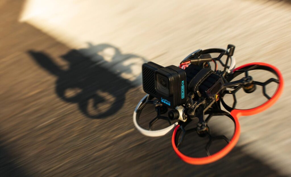 GoPro lance la Hero10 Black Bones, une action-cam pour drones FPV 1 gopro lance la hero10 black bones une action cam pour drones fpv