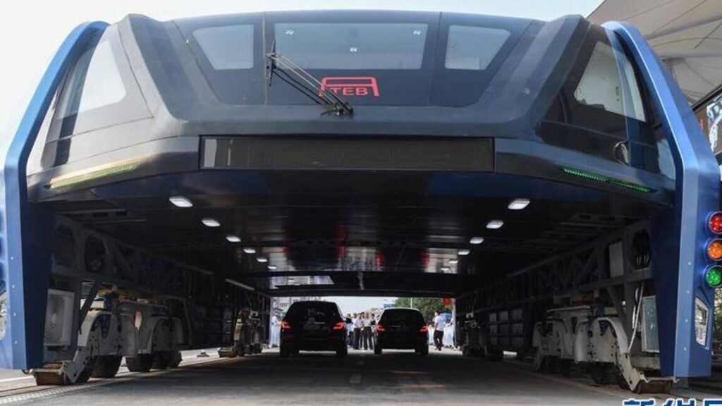 Le bus du futur débarque en Chine 1 le bus du futur debarque en chine