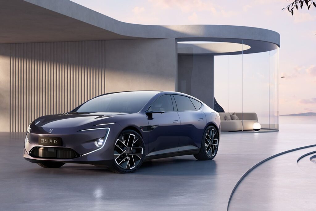 Les premières images de la voiture électrique de Huawei en France ! 1 les premieres images de la voiture electrique de huawei en france