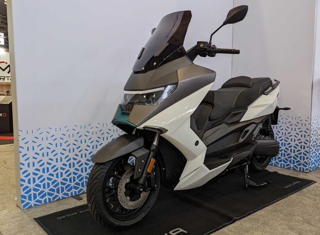 Nerva EXE II : ce maxi scooter écrase le BMW CE 04 par sa puissance 5 nerva exe ii ce maxi scooter ecrase le bmw ce 04 par sa puissance