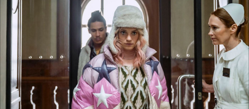Anthracite : la fin déjantée de la série française Netflix expliquée si vous n’avez pas compris 9 1669462 jaro gatsi hatik et ida heilman noemie schmidt menent l enquete dans la serie francaise anthracite disponible sur