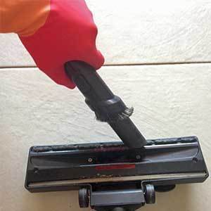 Que faire pour nettoyer la brosse de votre aspirateur Dyson ? 7 aspirer la brosse