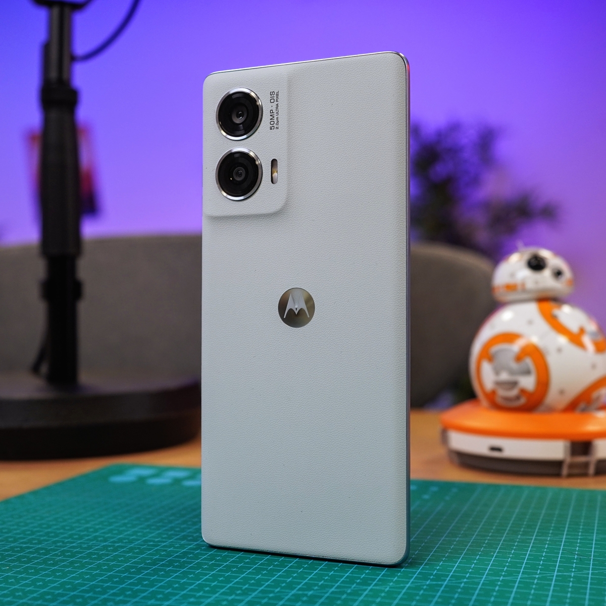 Comparatif des meilleurs smartphones pas chers : lequel choisir ? 8 e0a6f8b6 motorola edge 50 fusion un smartphone milieu de gamme soigne et endurant 1200 1200 940 0 4946 4006